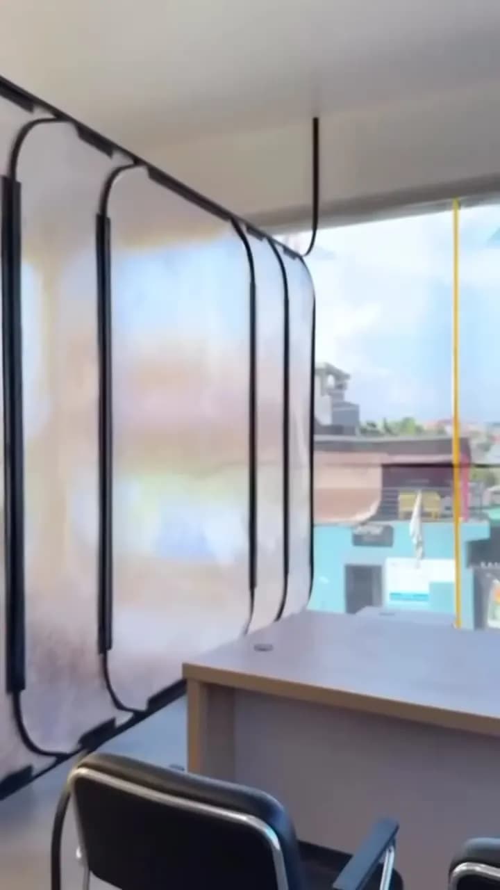 Sculpted partition frame detail